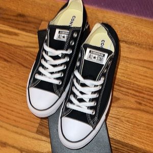 NEW Converse Chuck Taylor All Star - Unisex men’s size 9 women’s size 11